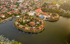Emeralda Resort Tam Coc